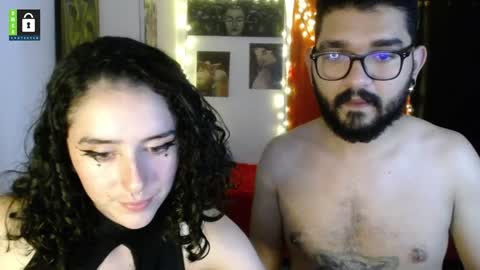 Snapshot of twinflamesxx chatting on 01.12.25 TwinFlamesXX online show from 01.12.25