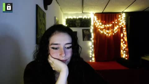 Snapshot of twinflamesxx chatting on 01.14.25 TwinFlamesXX online show from 01.14.25