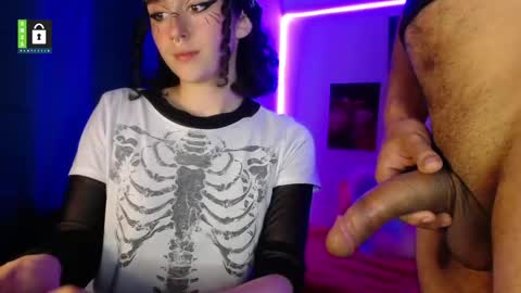 Snapshot of twinflamesxx chatting on 03.11.25 TwinFlamesXX online show from 03.11.25