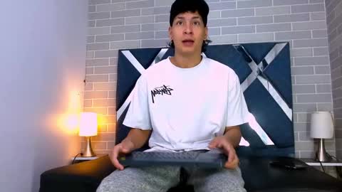 Snapshot of twink_bunny chatting on 09.27.25 samu online show from 09.27.25