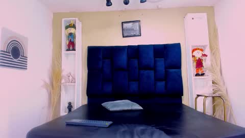 Snapshot of twink_bunny chatting on 10.13.25 samu online show from 10.13.25