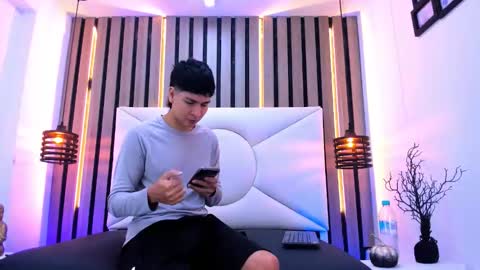 Snapshot of twink_bunny chatting on 10.24.25 samu online show from 10.24.25