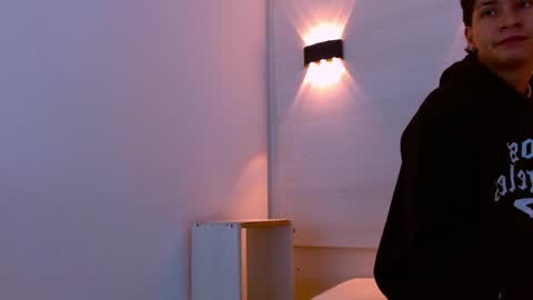 Snapshot of twink_bunny chatting on 12.17.25 samu online show from 12.17.25