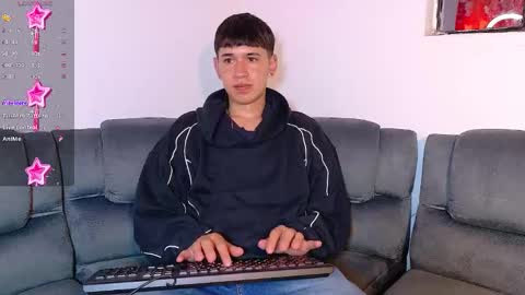 Snapshot of twink_daren chatting on 11.10.25 Mr Daren online show from 11.10.25