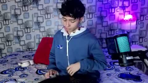 Snapshot of twink_sebas7 chatting on 06.17.26 Sebastin online show from 06.17.26