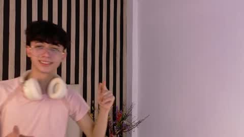 Snapshot of twink_sebas7 chatting on 06.27.26 Sebastin online show from 06.27.26