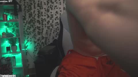 Snapshot of twinkben04 chatting on 11.16.25 Ben online show from 11.16.25