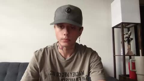 Snapshot of twinksguys360 chatting on 09.16.25 Derrick online show from 09.16.25