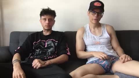 Snapshot of twinksguys360 chatting on 10.14.25 Derrick online show from 10.14.25