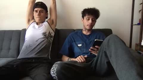 Snapshot of twinksguys360 chatting on 11.24.25 Derrick online show from 11.24.25