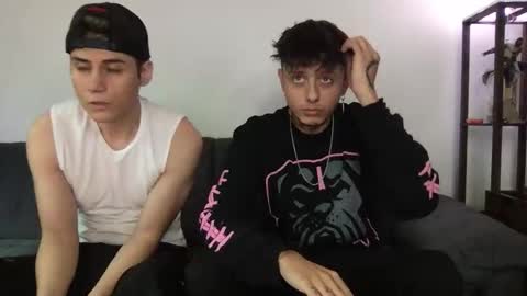 Snapshot of twinksguys360 chatting on 11.30.25 Derrick online show from 11.30.25