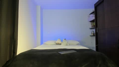 twintease online show from 01.02.25