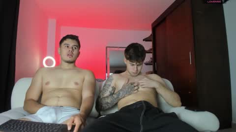 twintease online show from 10.10.25