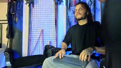 Clio  Tadeo online show from 10.19.25