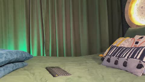    Guys Help us get more thumbs up.  Show your love its important to us online show from 03.04.25