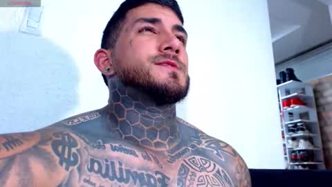 Snapshot of twonaugthy77 chatting on 11.19.25 Angel online show from 11.19.25