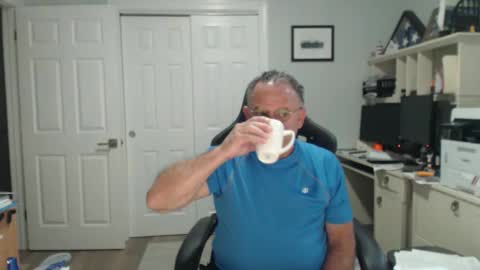 Twopeopleinlove online show from 10.10.25