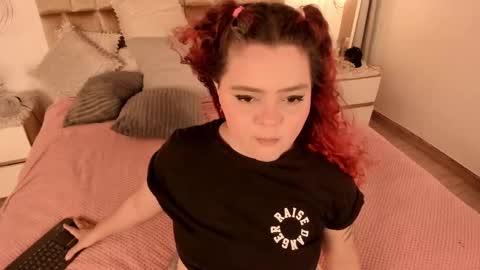 Twiggy online show from 02.01.25