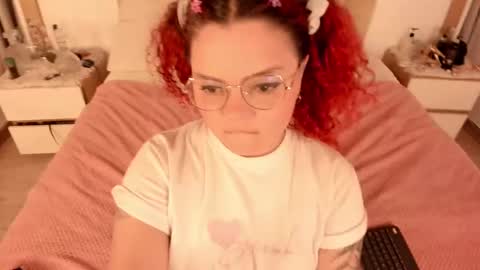 Twiggy online show from 02.06.25