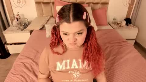 Twiggy online show from 03.04.25