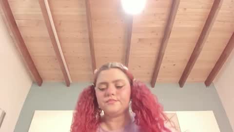 Twiggy online show from 11.21.25