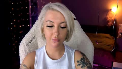 Snapshot of tykioty_miley chatting on 12.07.24 Miley online show from 12.07.24