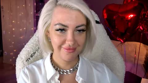 Snapshot of tykioty_miley chatting on 02.14.25 Miley online show from 02.14.25