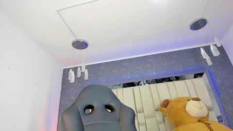 Snapshot of tyla_demon chatting on 01.29.25 TYLA online show from 01.29.25