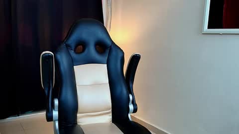 tyler_bell_ online show from 03.11.26