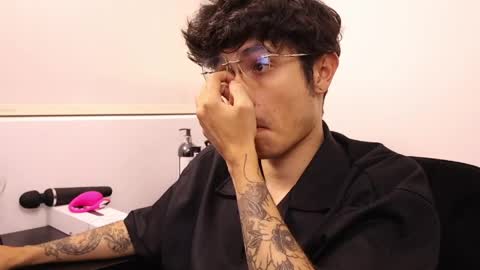 Snapshot of tyler_blade chatting on 04.08.26 tyler_blade online show from 04.08.26