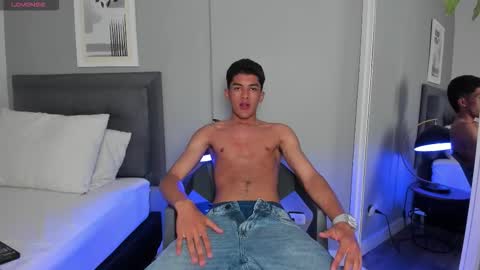 Snapshot of tyler_fox_ chatting on 09.12.25 Tyler Fox online show from 09.12.25