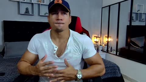 Snapshot of tyler_hank1 chatting on 12.15.24 tyler_hank1 online show from 12.15.24