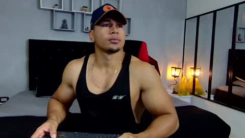 Snapshot of tyler_hank1 chatting on 01.07.25 tyler_hank1 online show from 01.07.25