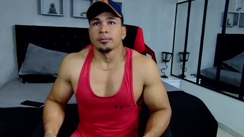 Snapshot of tyler_hank1 chatting on 01.12.25 tyler_hank1 online show from 01.12.25