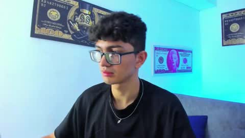 Snapshot of tylerwhiite_ chatting on 01.29.25 online show from 01.29.25