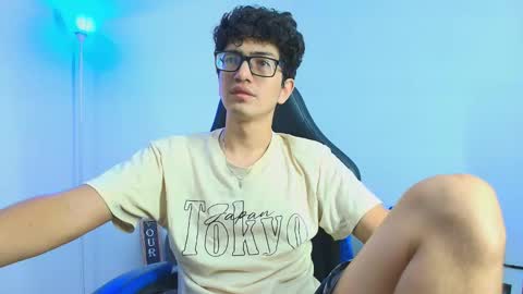 Snapshot of tylerwhiite_ chatting on 09.27.25 online show from 09.27.25