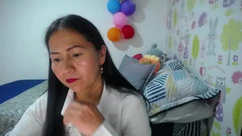 Snapshot of tyna_b chatting on 06.04.26 Tyna online show from 06.04.26