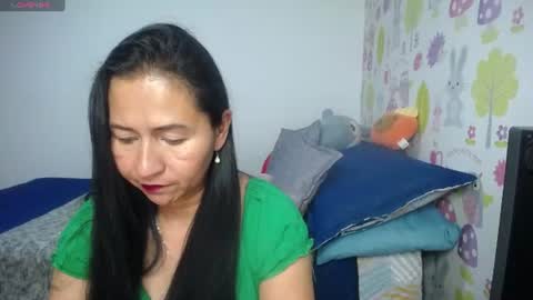 Snapshot of tyna_b chatting on 06.19.26 Tyna online show from 06.19.26