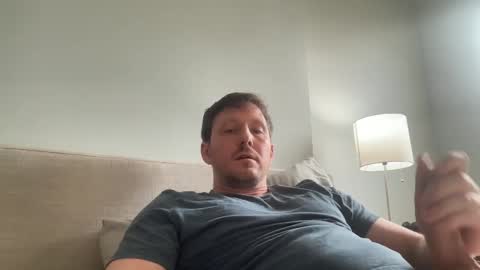 Snapshot of u28005 chatting on 01.15.25 u28005 online show from 01.15.25