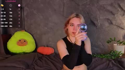 Snapshot of udeleclive chatting on 11.30.25 Polly online show from 11.30.25