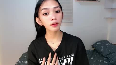 Snapshot of ughliah chatting on 09.29.25 urbbgirl alliah online show from 09.29.25