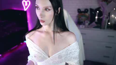 Izzy    online show from 01.10.25