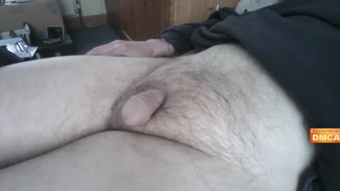 Hairy UK guy online show from 01.12.25