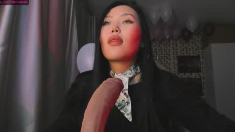 Snapshot of uko_sa chatting on 11.30.25 uko sa online show from 11.30.25