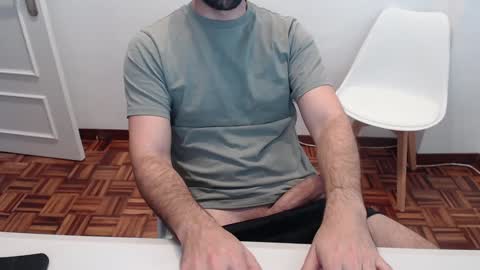 Snapshot of ulep chatting on 12.30.24 Ulep online show from 12.30.24