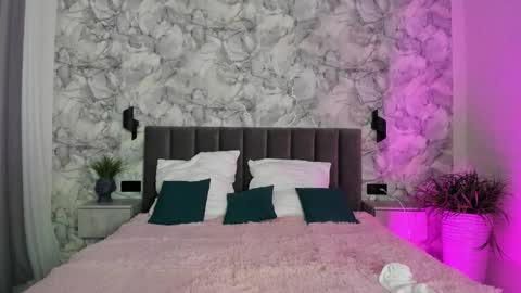 Snapshot of ultima_ma18 chatting on 10.10.25 Melena online show from 10.10.25