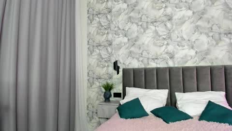 Snapshot of ultima_ma18 chatting on 10.14.25 Melena online show from 10.14.25