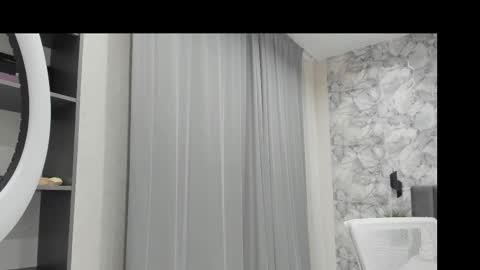 Snapshot of ultima_ma18 chatting on 11.11.25 Melena online show from 11.11.25