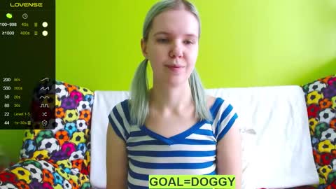 Snapshot of ultra_meow chatting on 02.16.25 Roxy online show from 02.16.25