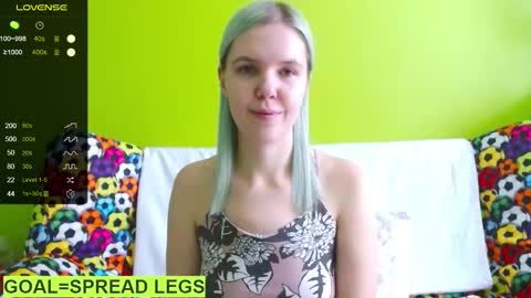 Snapshot of ultra_meow chatting on 02.18.25 Roxy online show from 02.18.25